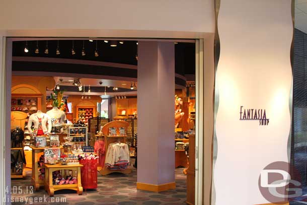 Noticed a sign up on the gift shop in the lobby now, not very big or interesting, but it does mark the entrance.