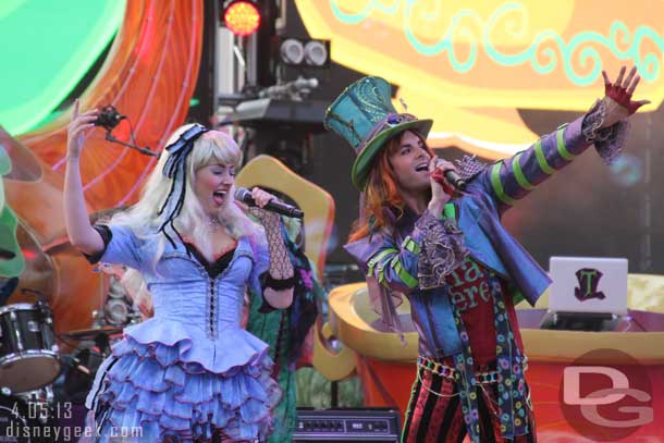 Due to the later sunsets the Mad T Party kicks off in the day light now.