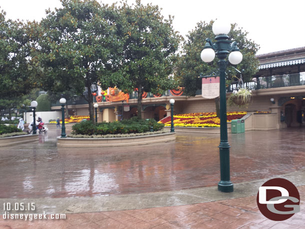 Arriving at a rainy Disneyland Park for the afternoon.