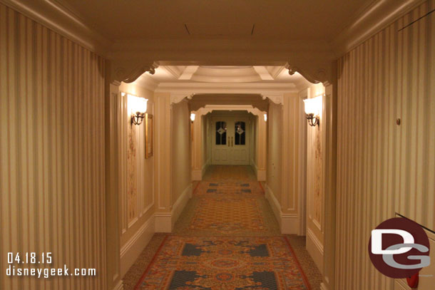 This hallway leads to the pool.