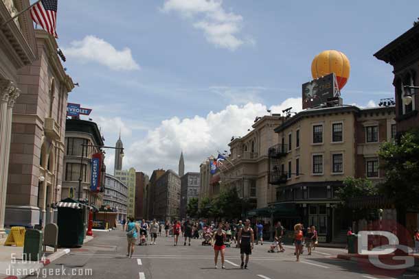 A walk through the Streets of America.