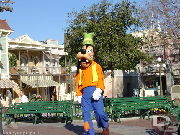 Goofy on Main Street (January 2004)