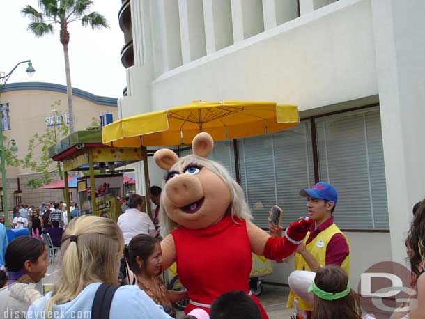 Miss Piggy out on the backlot in June 2004