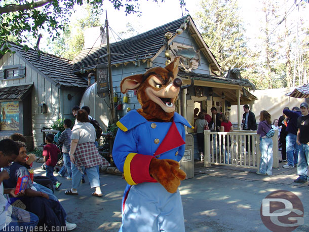 Don Karnage from the Disney Afternoon out near Haunted Mansion (10/2004)