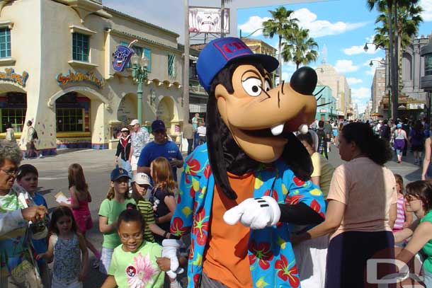 Goofy at DCA 4/2005