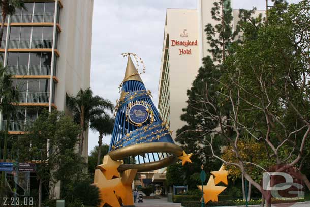 Looking back at the toward the hotel from Downtown Disney, this concludes the walking tour.. now some other shots.