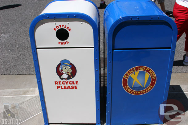 Hollywood Blvd, original trashcans