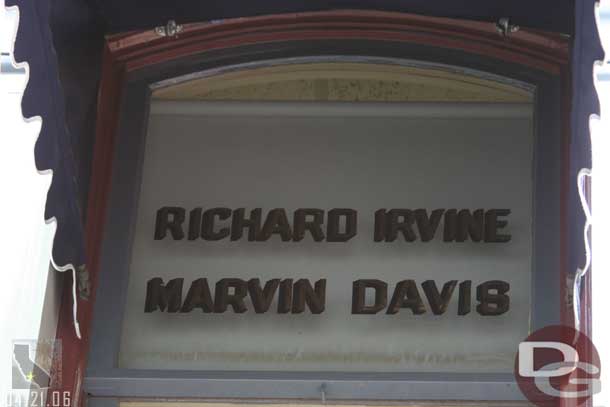 Location: Bank of Main Street <BR> 
Inscription: Richard Irvine - Marvin Davis
Information:  Richard Irvine - Marvin Davis