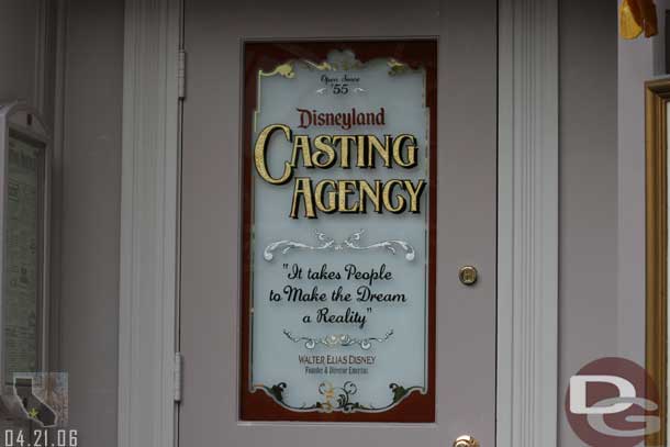 Location: Main Street Cinema <BR>
Inscription: Open since 55 - Disneyland Casting Agency  It takes people to make the dream a reality  Walter Elias Disney - Founder & Director Emeritus
Dedicated to all the Cast Members who help make magic everyday<BR>
Information:  Walt Disney (if you do not know who he is you are on the wrong site) - dedicated for the parks 50th anniversary