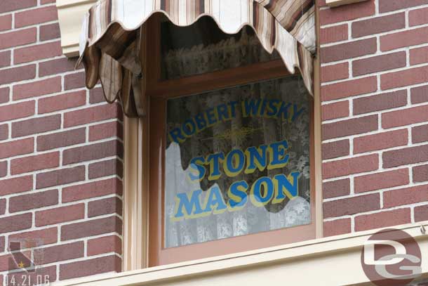 Location: Market House <BR>
Inscription: Robert Wishky - Stone Mason<BR>
Information:  Robert Wiskey - Headed the staff shop and later became Disneylands Buildings Manager