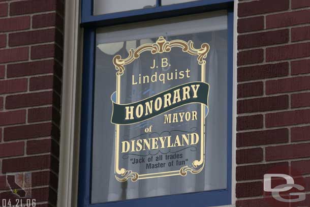 Location: City Hall<BR>
Inscription: J. B. Lindquist - Honorary Mayor of Disneyland - Jack of All Trades. Master of Fun<BR>
Information: Jack Lindquist - Disneyland oublicist and the former president of Disneyland