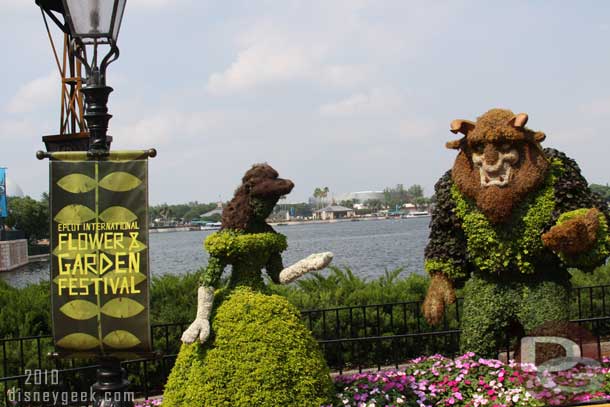 In 2010 they moved across the World Showcase Lagoon and were on the water side between France and Morocco.