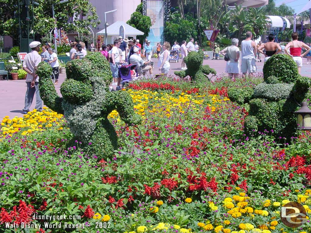 Epcot Flower & Garden - Snow White & Seven Dwarfs