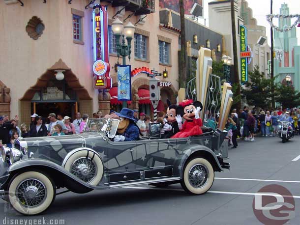 12/2002 - Stars and Cars Parade @ the Studios
