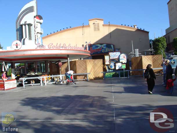 12.26.03 - The refreshment area near Hollywood & Dine
