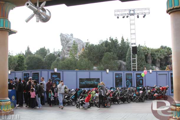 01.07.11 - The walls block the old parade gate area too, but a small area is still available for stroller parking and the queue for Playhouse Disney.