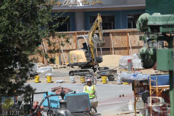 08.12.11 - From this angle you can see much of the concrete is done in front of the Carthay.  Wonder when they will reopen the walkway so you can go from the parade route to the Backlot.  I am guessing they want to get that open soon after they block off the entrance.  Otherwise the Backlot area is a dead-end by Disney Jr.