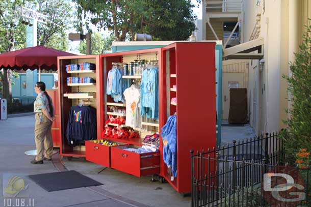 10.08.11 - Most of the gift carts have been swapped out for these larger displays now.