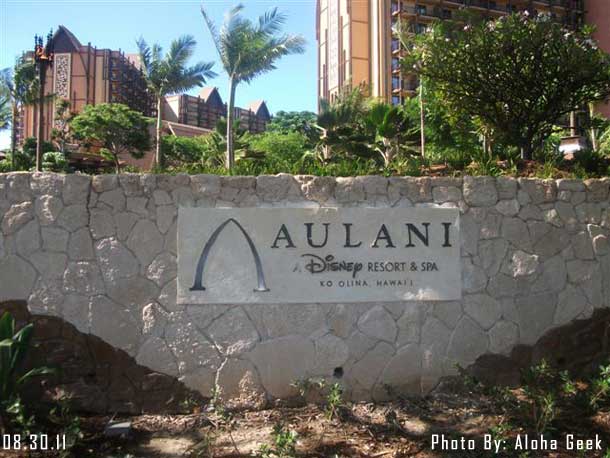 08.30.11 - Aulani opened for business yesterday.  Thanks to a friends of the site, the Aloha Geek, we have some pictures takek the morning of the second day of operation.  Thank you!!