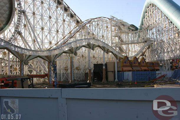 01.05.07 - The line for the Sun Wheel was too long, so here are some ground level shots of the area