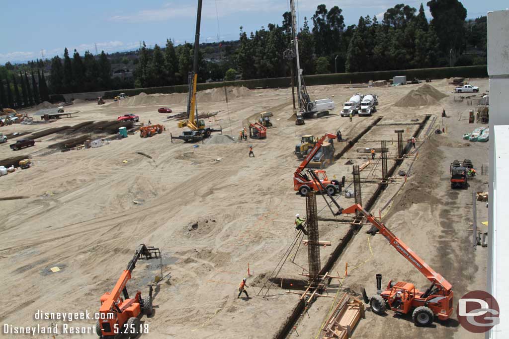 05.25.18 - They have started to install the support columns for the wall nearest the Mickey and Friends Parking Structure.