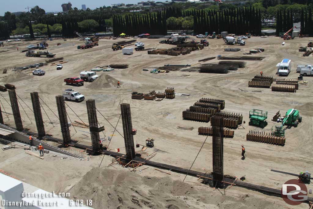 06.08.18 - Panning left more support columns taking shape.