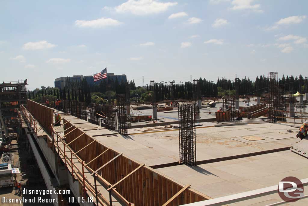 10.05.18 - Supports for the 4th floor have started to go up.