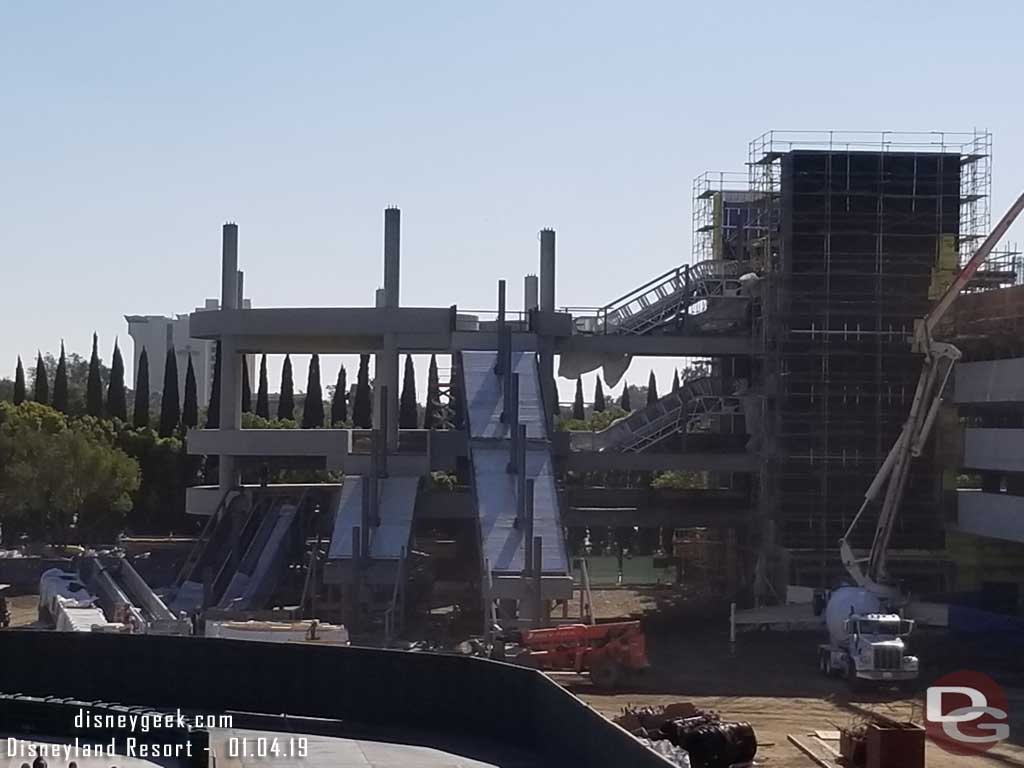 01.04.19 - Another look at the escalator area.