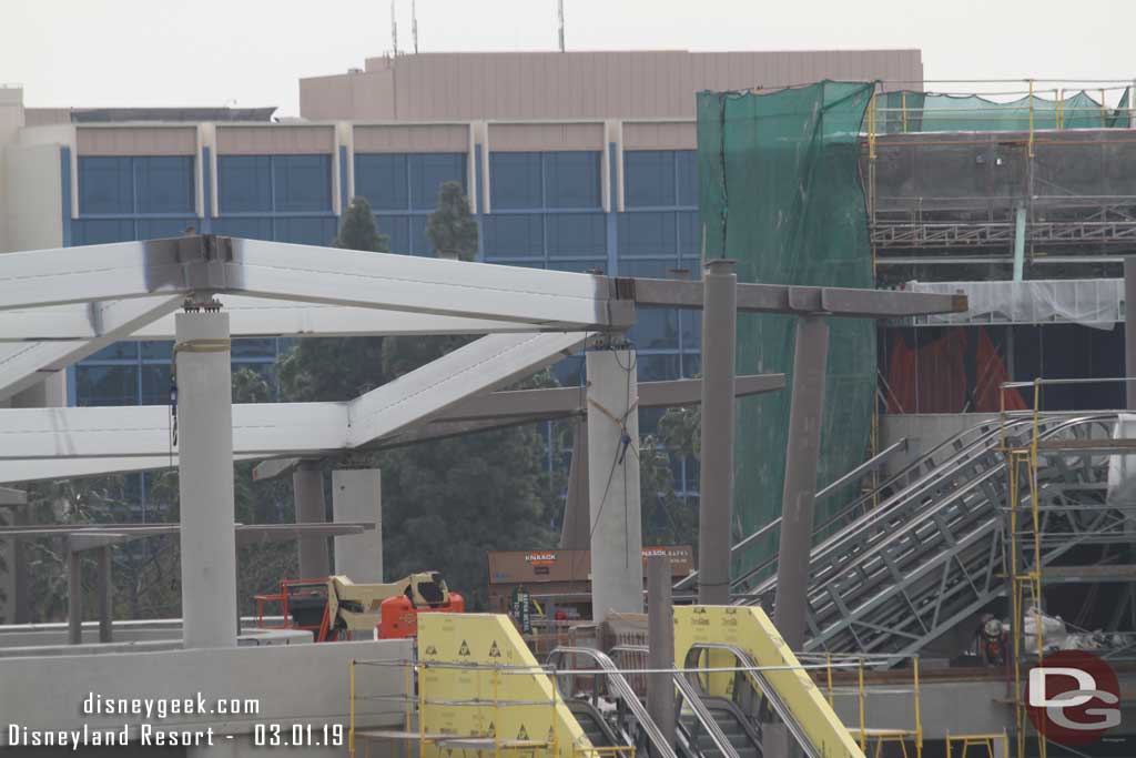 03.01.19 - Panning across the top to the right to see the roof supports.