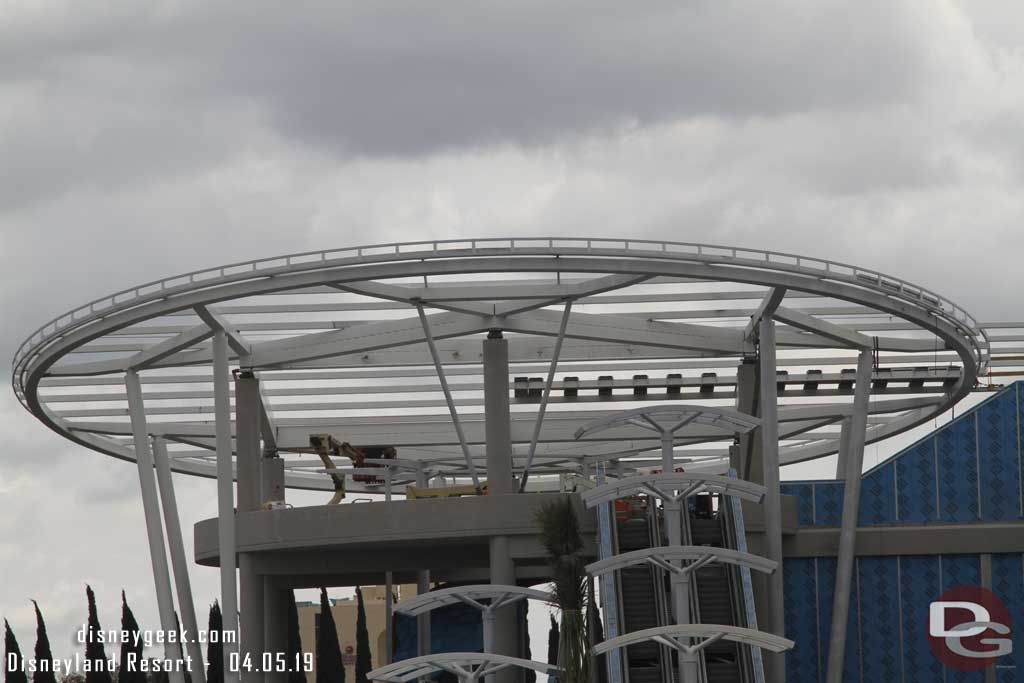 04.05.19 - Work continues on the roof structure.