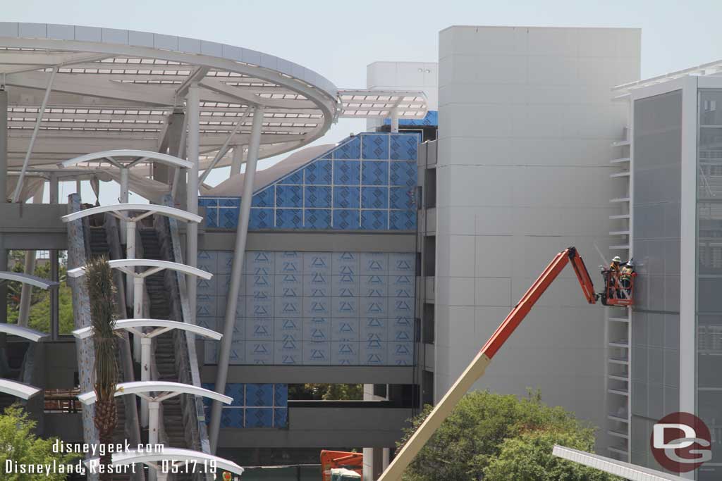 05.17.19 - Still no paneling up on the escalators or connection span.