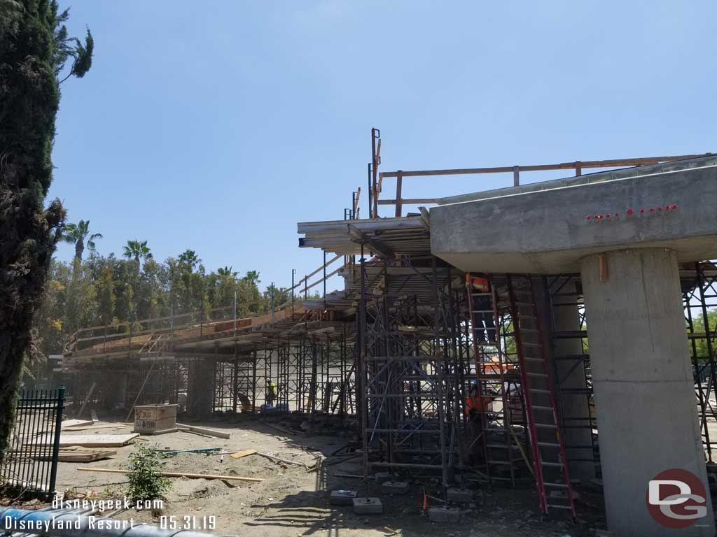 05.31.19 - Here you can see it curving back toward Disneyland Drive and descending.