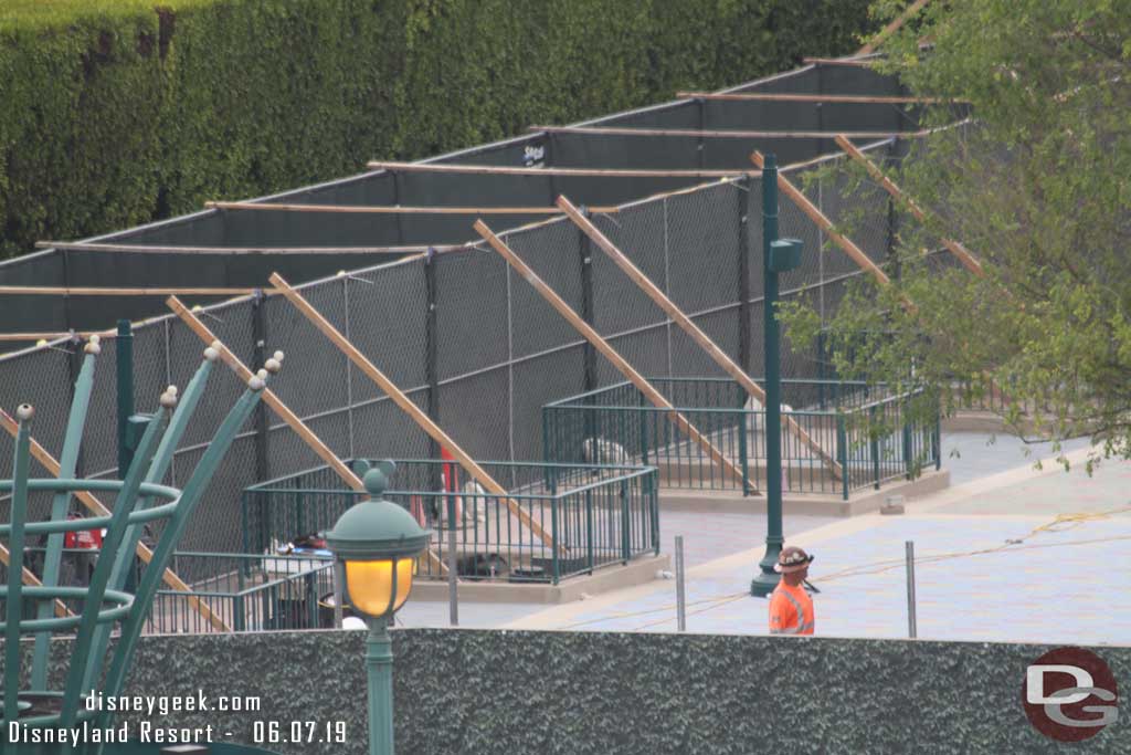 06.07.19 - A closer look at the railings.