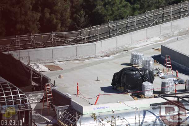 9.26.10 - Looks like the concrete walls have been poured for the roof.