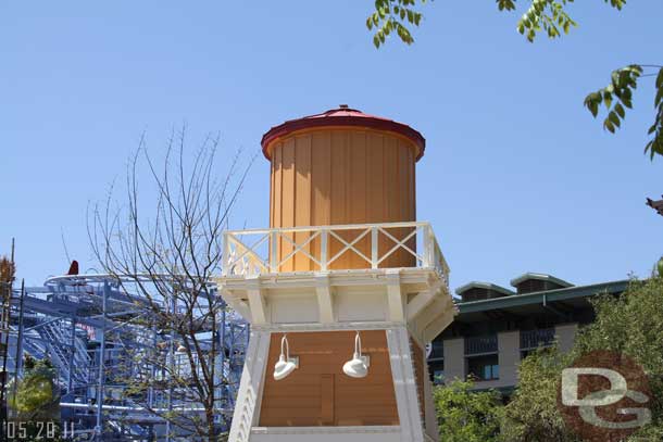 05.20.11 - The tower awaiting the attraction signage