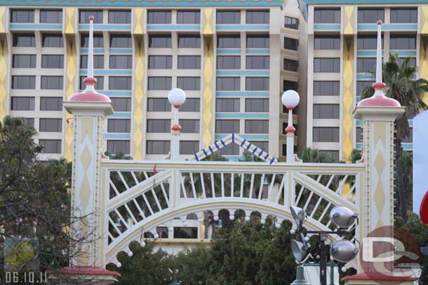 06.10.11 - Looks like they finished up the lights on the outter columns.