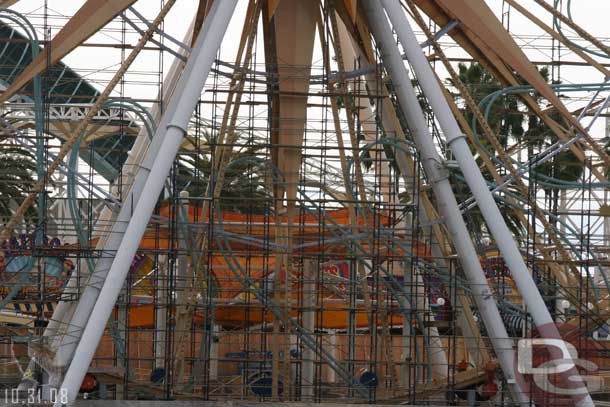 10.31.08 - A couple closer shots of the scaffolding on the Sun Wheel