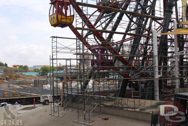 04.24.09 - They were taking down the rest of the front scaffolding this morning