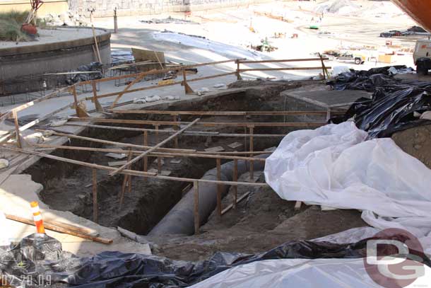 02.20.09 - Swinging around the other side a large pipe has been uncovered