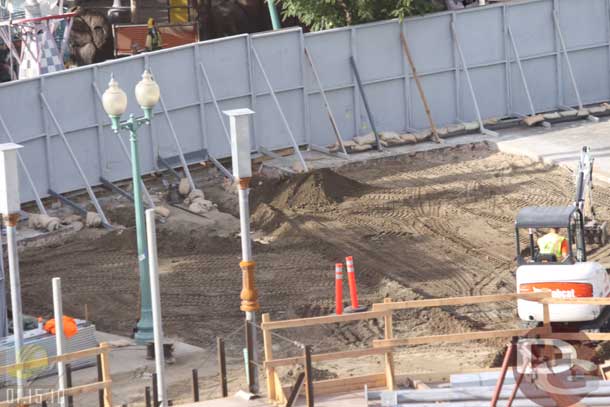 01.15.10 - It looks like they are compacting and levling the walkway/parade route area.