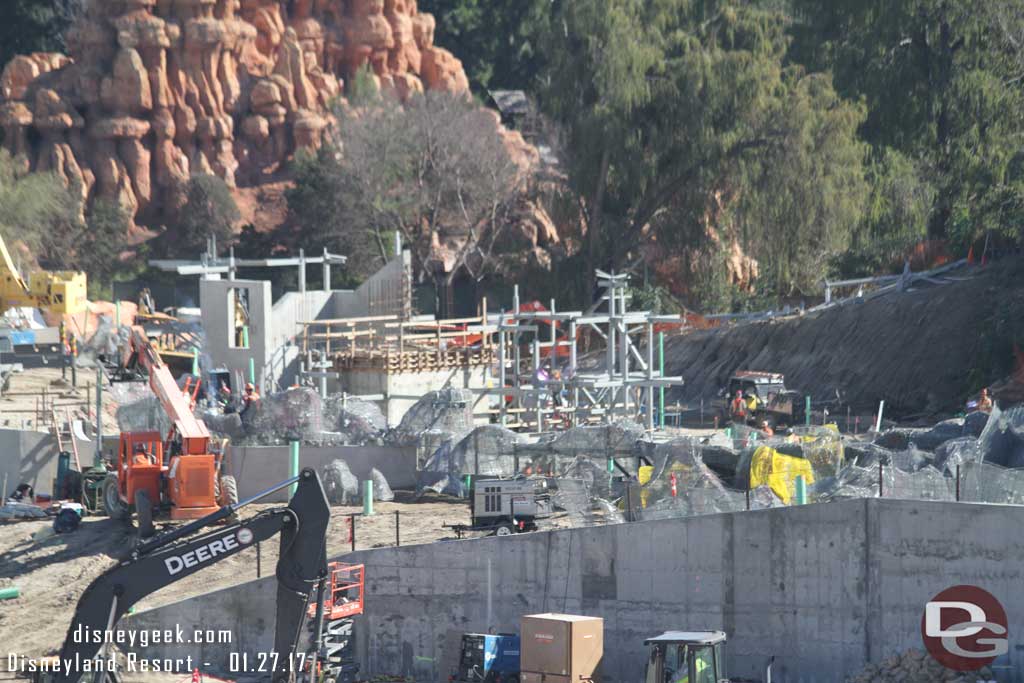1.27.17 - More steel support up and rock work mesh starting to be installed.  Notice on the far hill some steel supports, they look to just be placed there maybe as a temporary staging location.