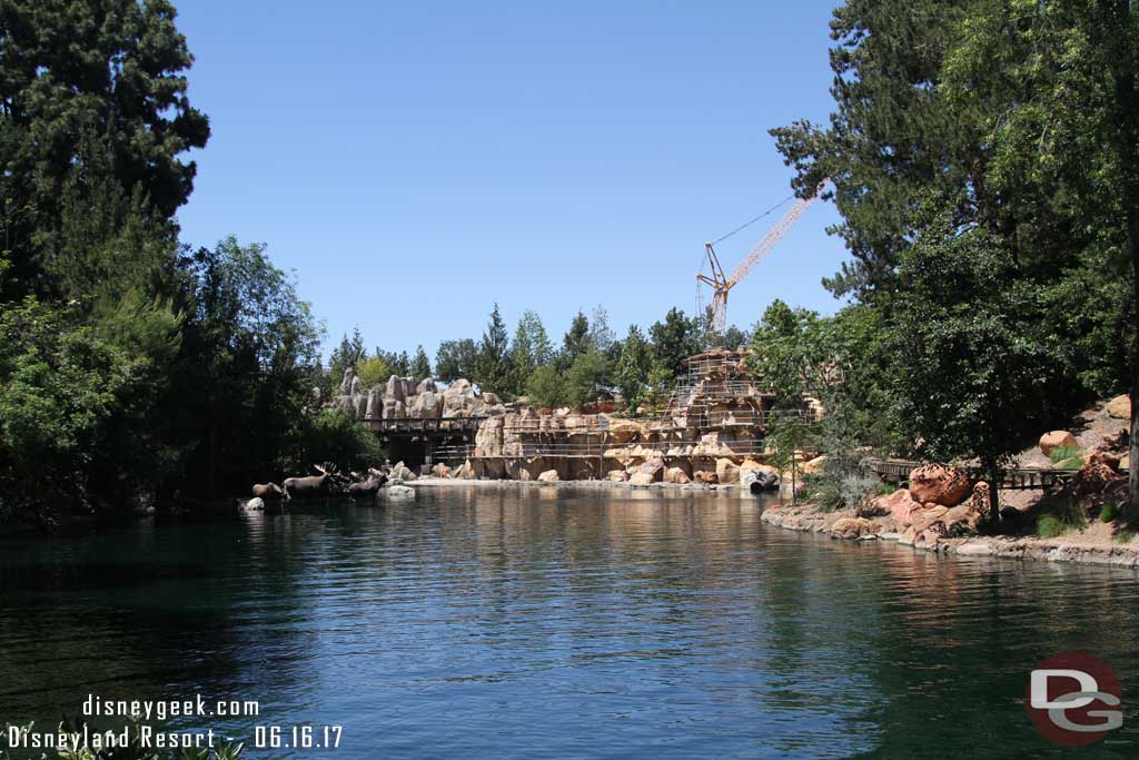 6.16.17 - Tom Sawyer Island reopened.  So here is a look up river on the east/Frontierland side.