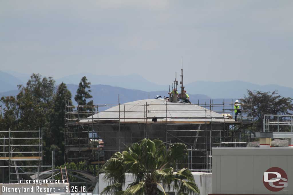 05.25.18 - A closer look at the team working on the roof