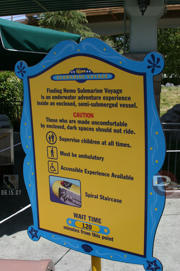 06.15.07 - Continuing on out to the old smoking area and even old Fantasyland Autopia area you encounter the 120 minute sign and that is where I found the end of the line.