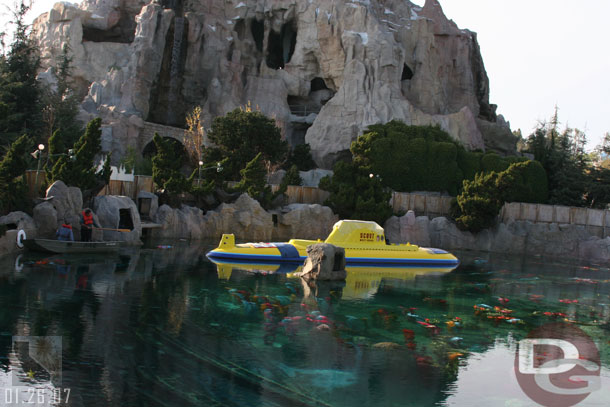 01.26.07 - A shot over the wall of the sub out in the lagoon