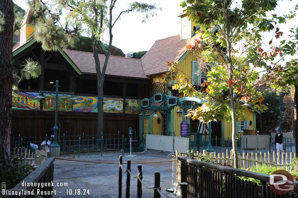 10.18.24 - The queue building features a mural on the left side.