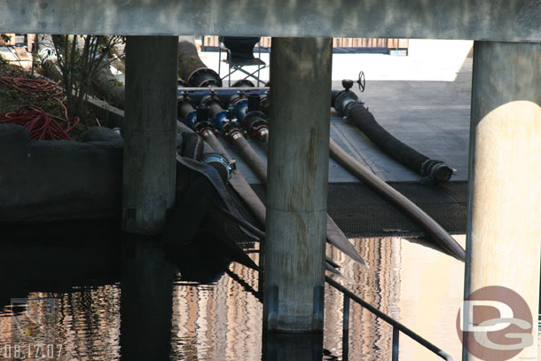 08.17.07 - Also spotted some pipes/hoses running water out to them