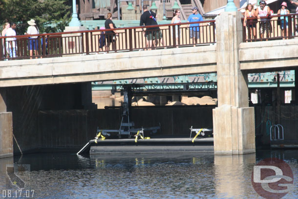 08.17.07 - The two rafts we saw last time are still under the walkway