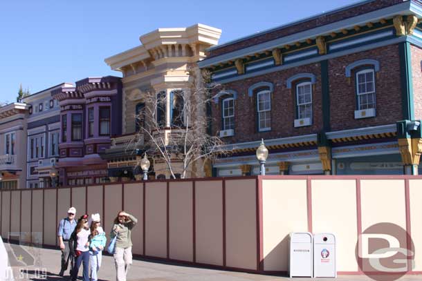 01.31.09 - Walls are up in the Bay Area as new restrooms are constructed on the right side as you head toward GRR.(the ones on the other side will be removed to make room for the Little Mermaid attraction).