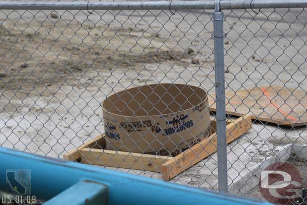 05.01.09 - Looks like there will be round pads in the new holes near screamin